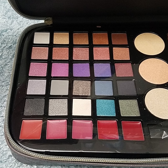 🎉Host Pick 🎉 Beauty Case - Picture 3 of 4